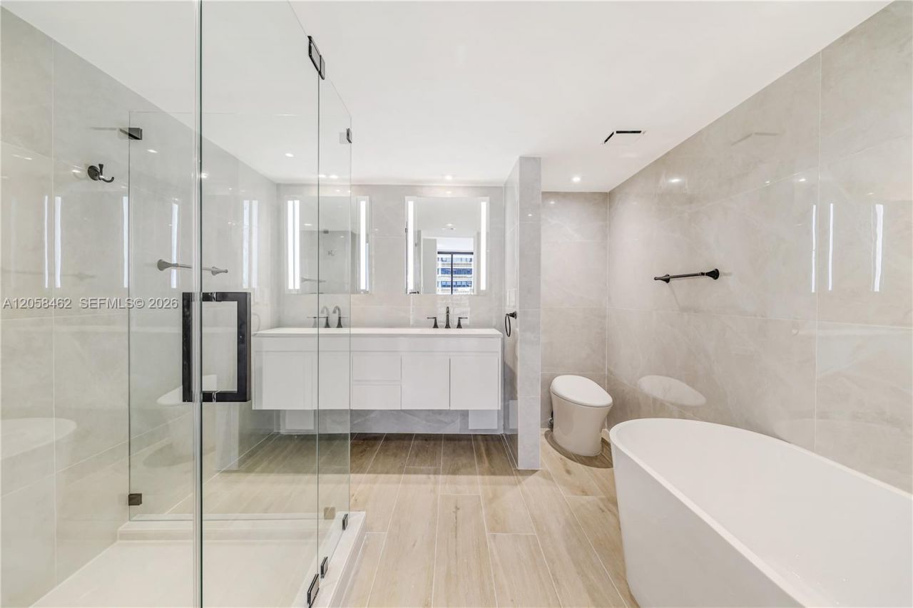 2 Grove Isle Dr, Unit B1602, Miami, FL 33133 Photo