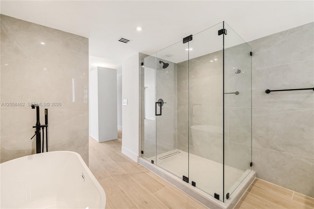 2 Grove Isle Dr, Unit B1602, Miami, FL 33133 Photo