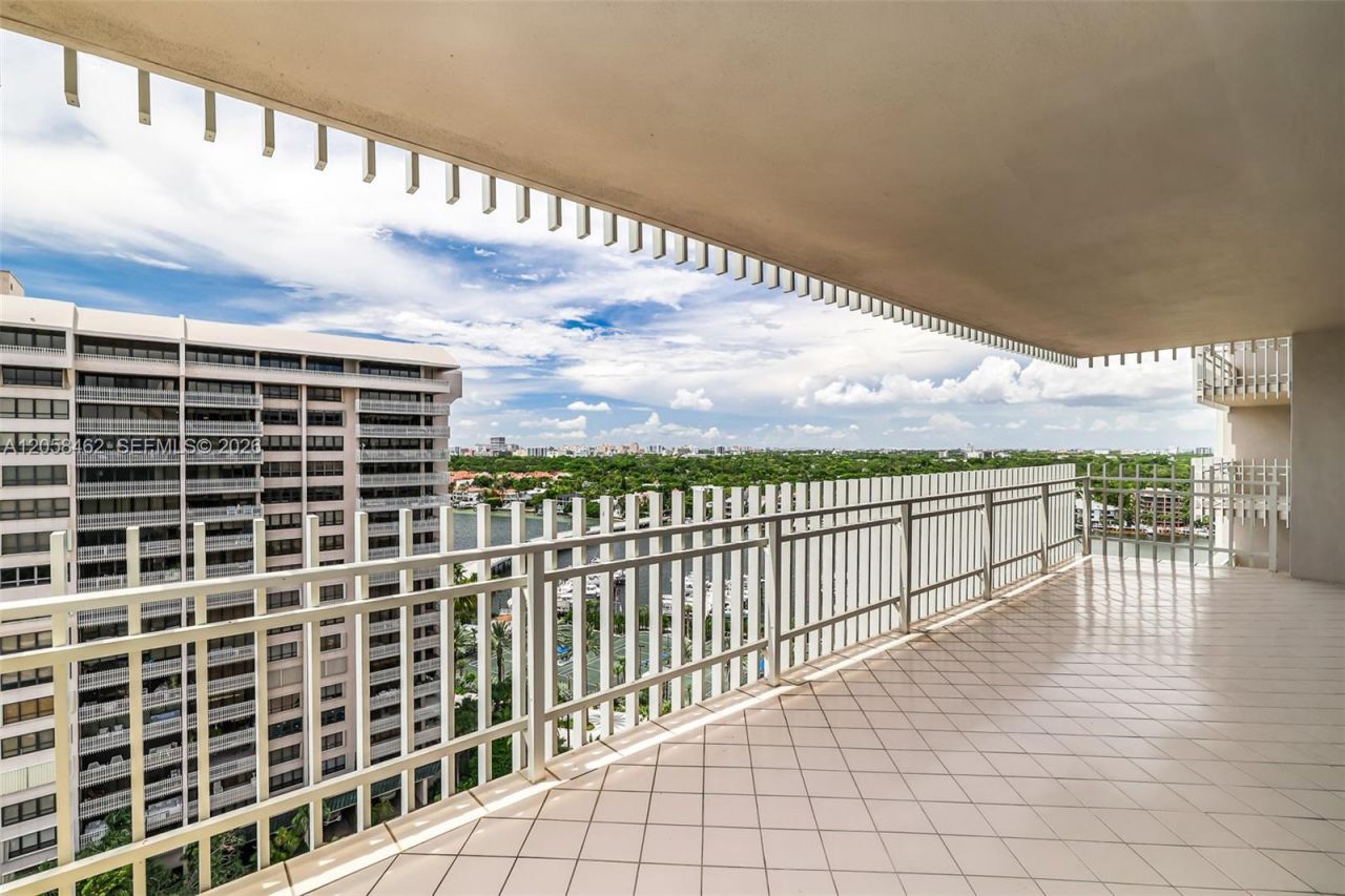 2 Grove Isle Dr, Unit B1602, Miami, FL 33133 Photo