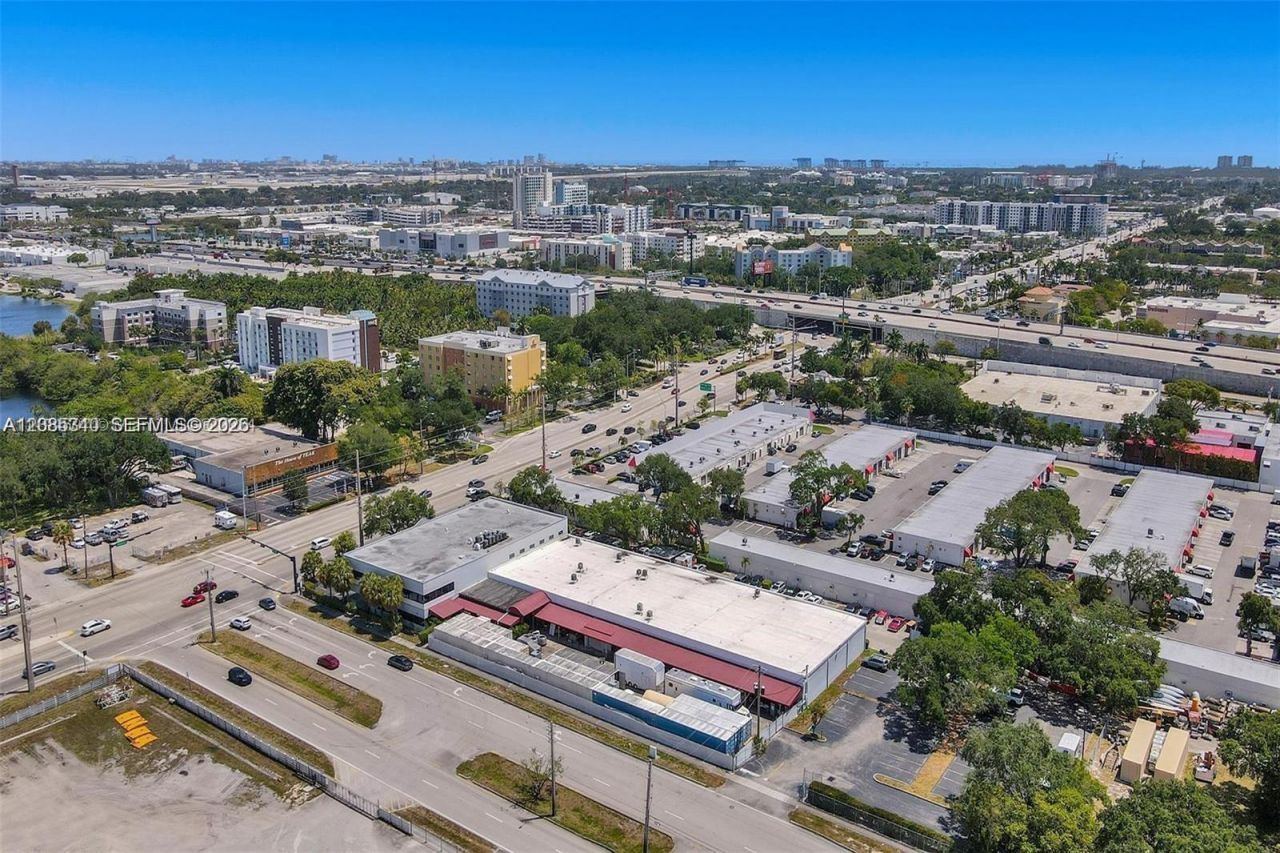 2870 Stirling Rd , Hollywood, FL 33020 Photo