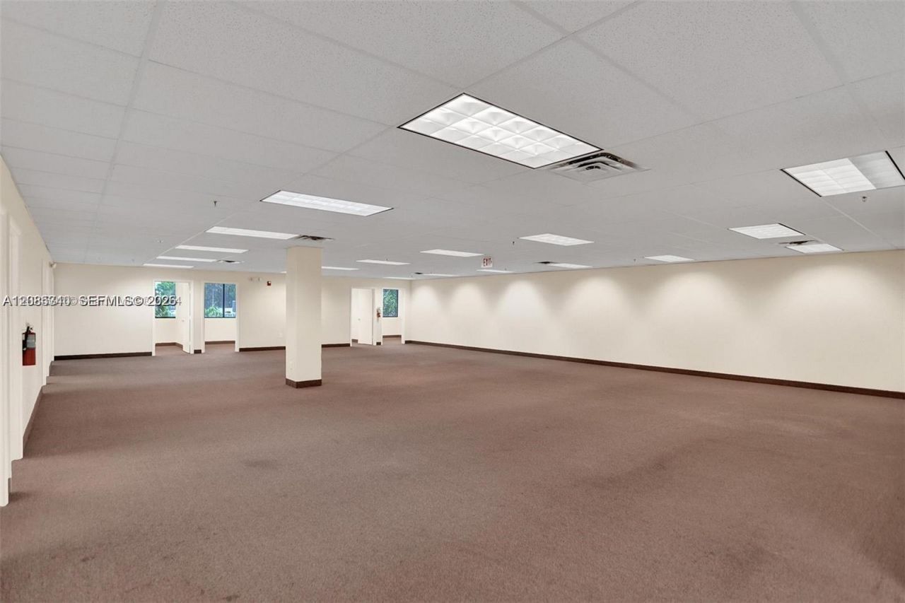 2870 Stirling Rd , Hollywood, FL 33020 Photo