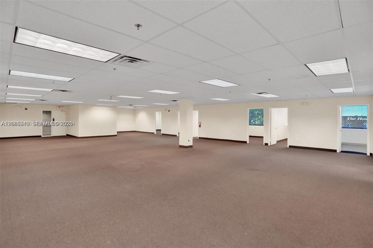 2870 Stirling Rd , Hollywood, FL 33020 Photo