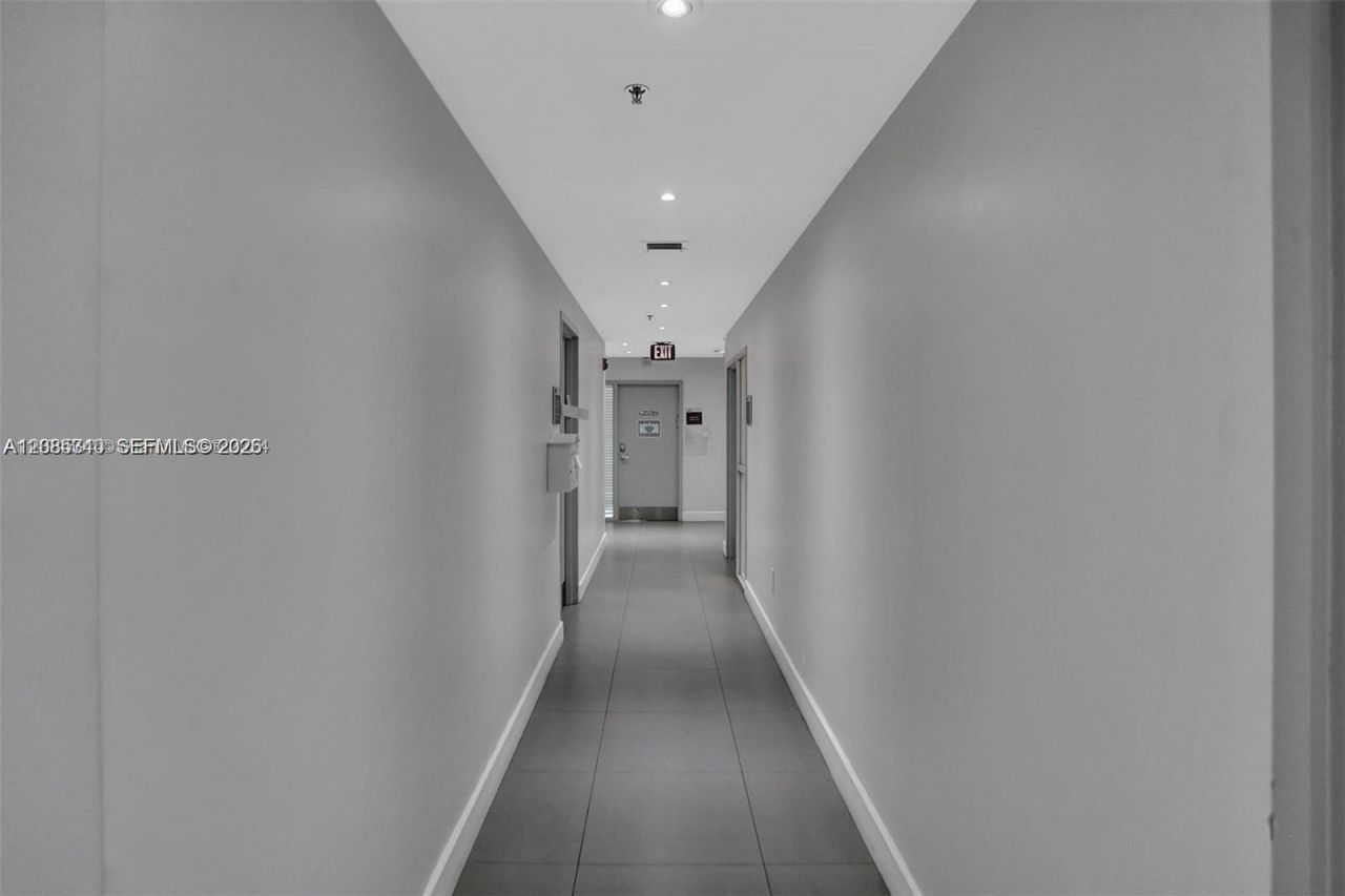 2870 Stirling Rd , Hollywood, FL 33020 Photo