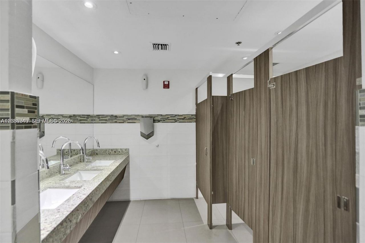 2870 Stirling Rd , Hollywood, FL 33020 Photo