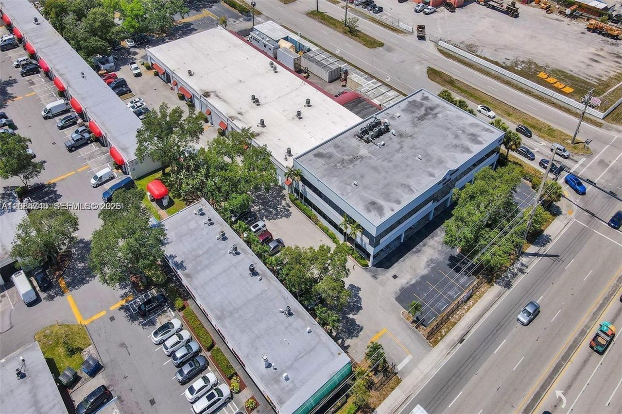 2870 Stirling Rd , Hollywood, FL 33020 Photo