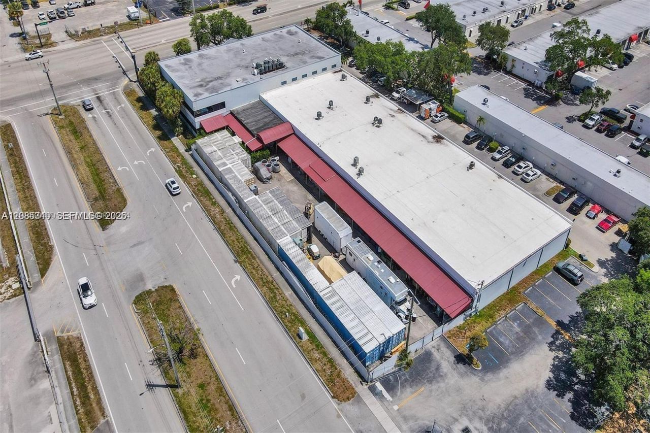 2870 Stirling Rd , Hollywood, FL 33020 Photo
