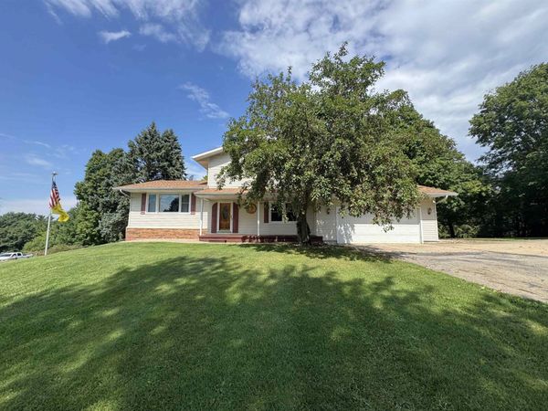 W5642 Rolling Acres Lane, Monroe, WI 53566