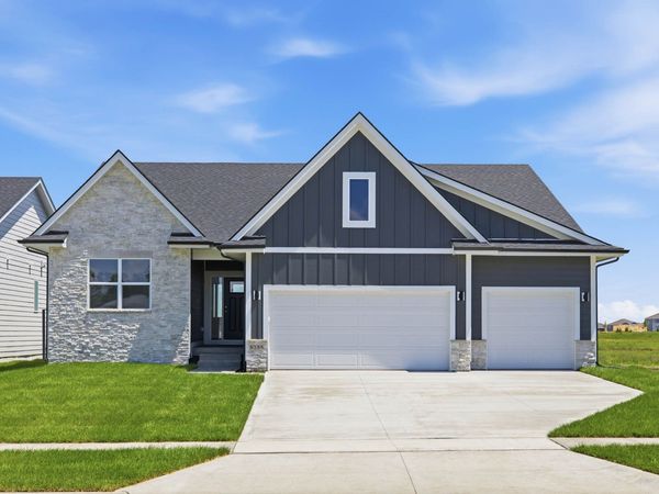 5235 172nd Street, Urbandale, IA 50323