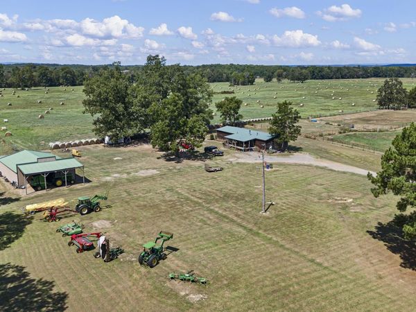 8 Givens Lane , Morrilton, AR 72110