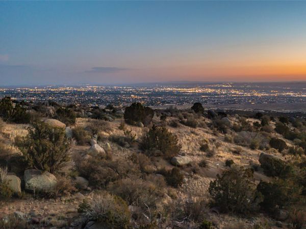 9 La Luz Trail NE, Albuquerque, NM 87122