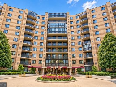 8380 GREENSBORO DRIVE , Unit 903, MCLEAN, VA 22102