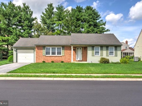 235 W SPRUCE STREET , NEW HOLLAND, PA 17557
