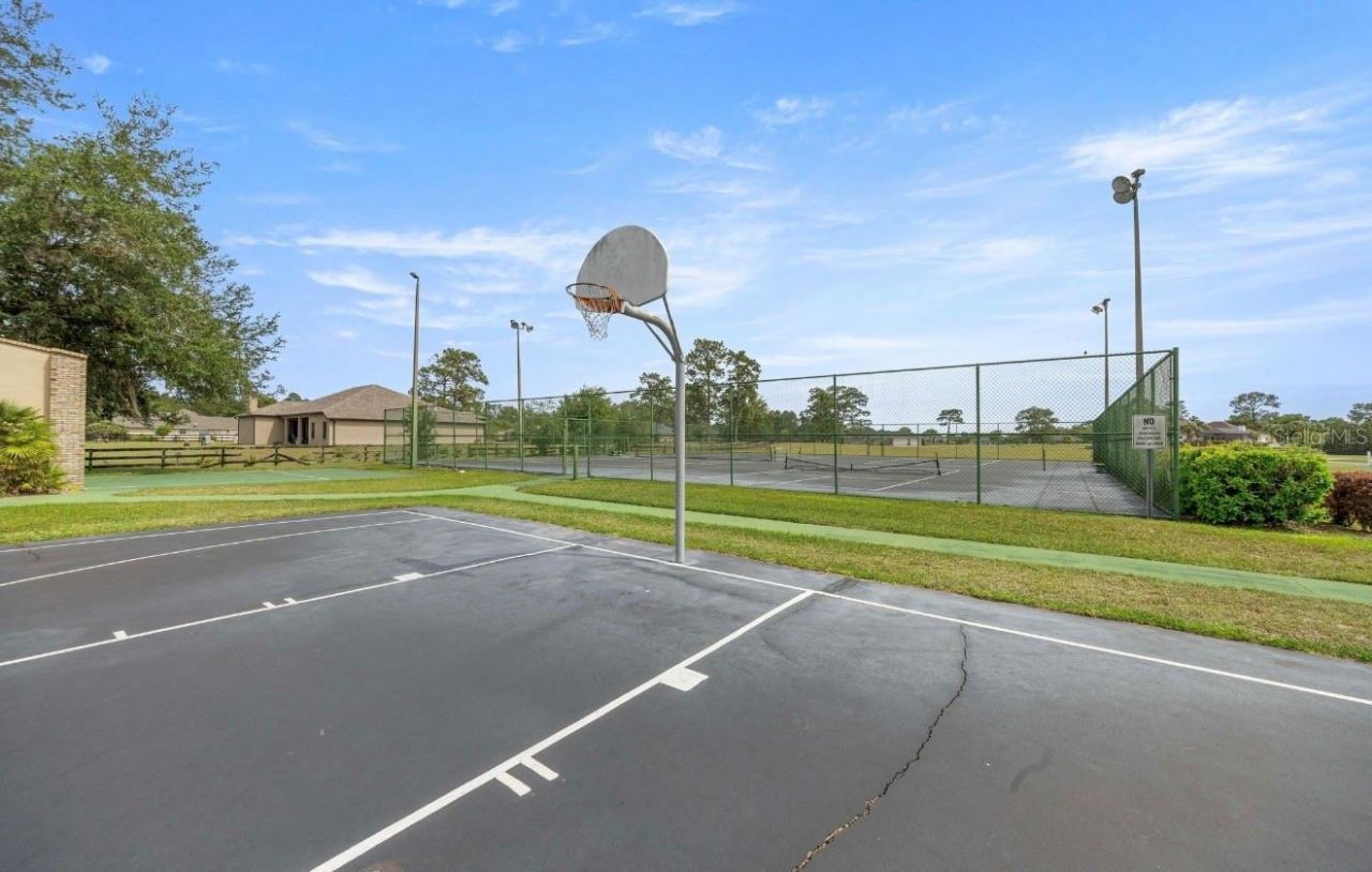 5931 NE 57th Loop, Silver Springs, FL 34488 Photo
