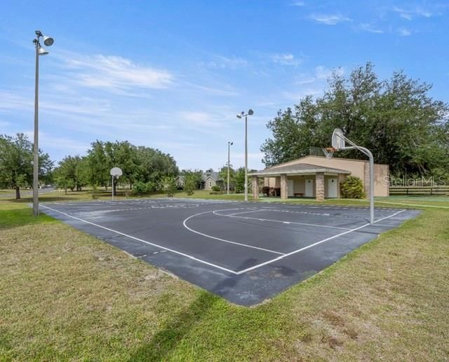5931 NE 57th Loop, Silver Springs, FL 34488 Photo