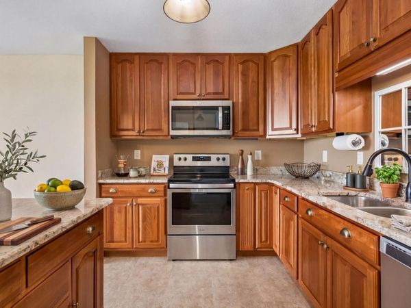 6500 Woodlake Drive, Unit 906, Richfield, MN 55423