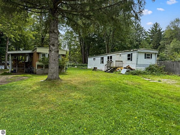 197 Arbutus Avenue, Cadillac, MI 49601