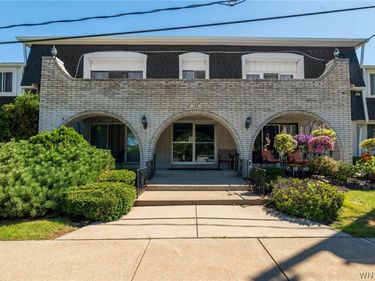 132 Harrogate Sq , Unit E, Amherst, NY 14221