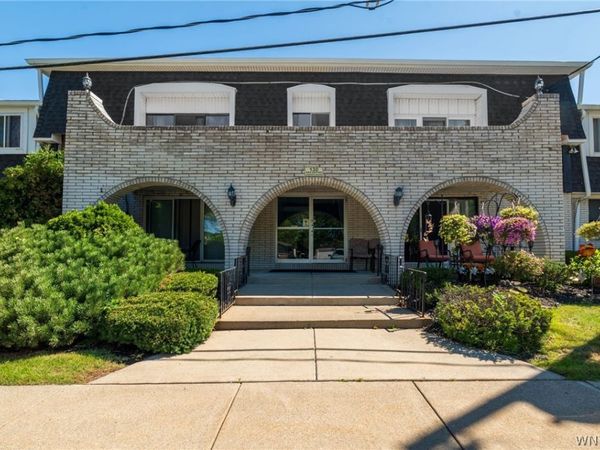 132 Harrogate Sq , Unit E, Amherst, NY 14221