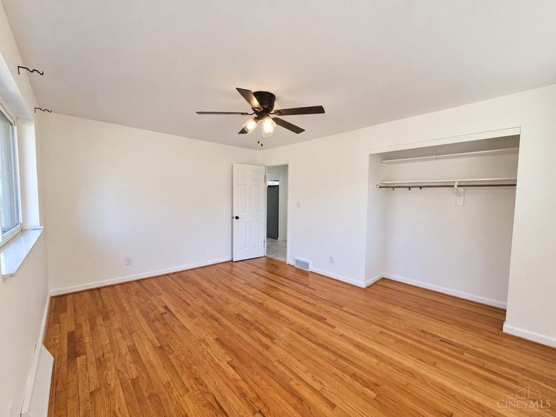 1087 Hearthstone Drive, Springfield Township, OH 45231 Photo 11