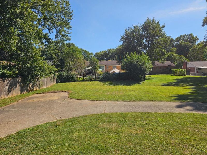1087 Hearthstone Drive, Springfield Township, OH 45231 Photo 29