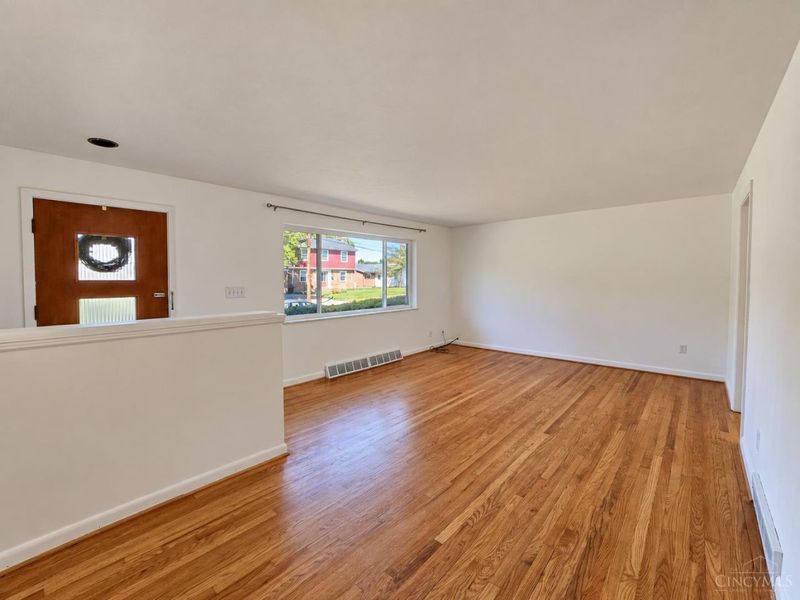 1087 Hearthstone Drive, Springfield Township, OH 45231 Photo 3