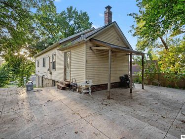 2423 S 20th Avenue, Omaha, NE 68108