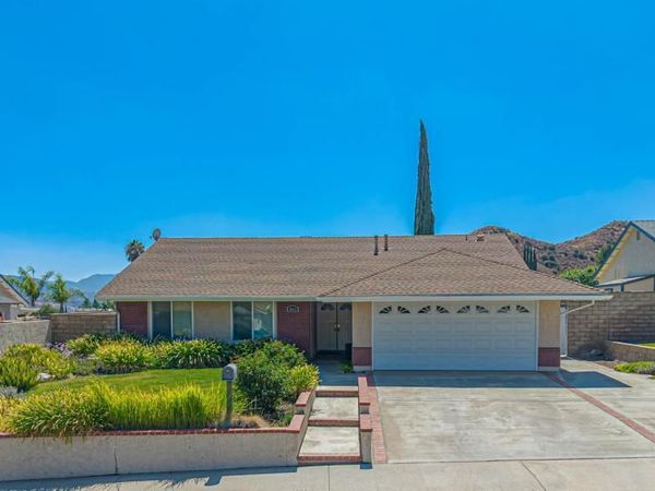 30315 Honeysuckle Hill Drive, Santa Clarita, CA 91387