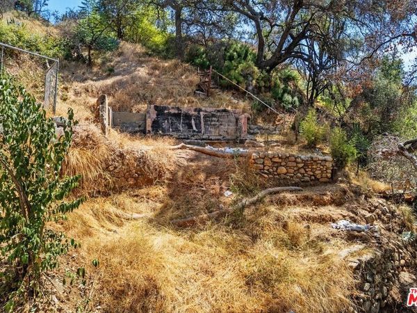 752 Woodland Drive, Sierra Madre, CA 91024