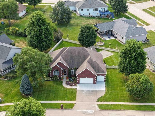 2408 S 7Th Avenue, Marshalltown, IA 50158