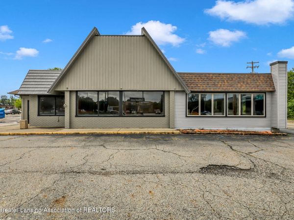 6724 S Cedar Street, Lansing, MI 48911