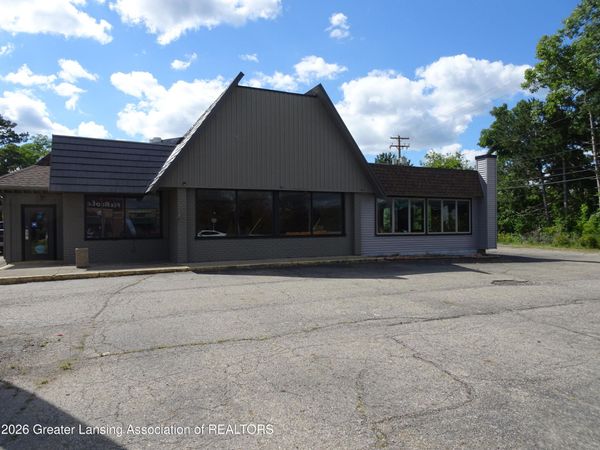 6724 S Cedar Street, Lansing, MI 48911