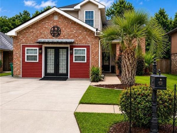 2008 SOUTHERN OAKS Drive, Harvey, LA 70058