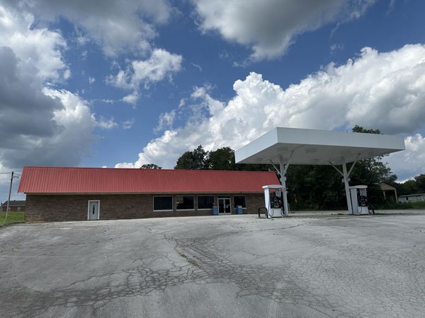 3714 McMinnville Hwy , Smithville, TN 37166