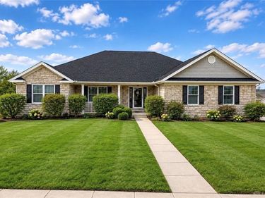 930 Oak Hill Court, Troy, OH 45373