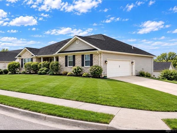 930 Oak Hill Court, Troy, OH 45373