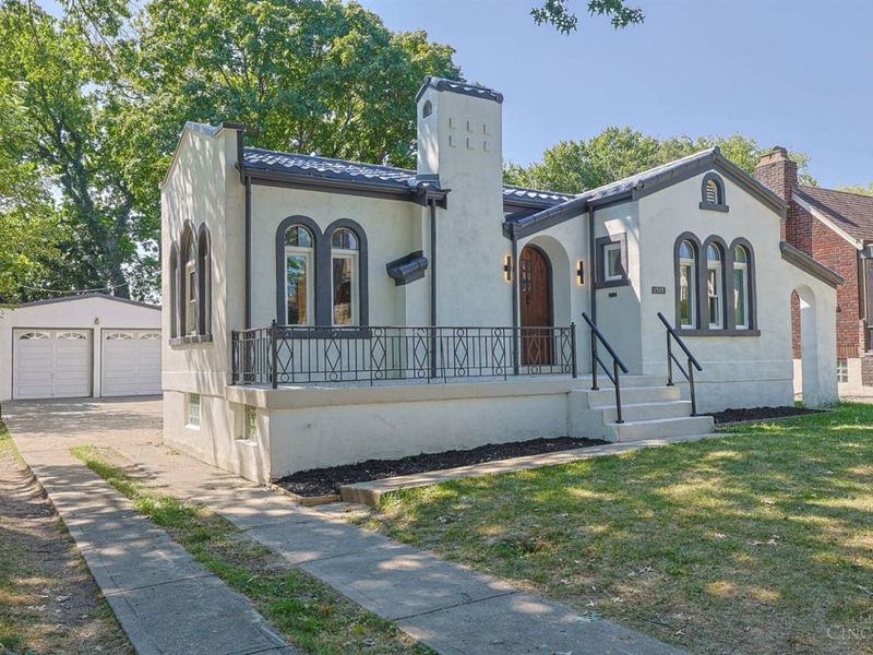1515 Kenova Avenue, Cincinnati, OH 45237 Photo 2