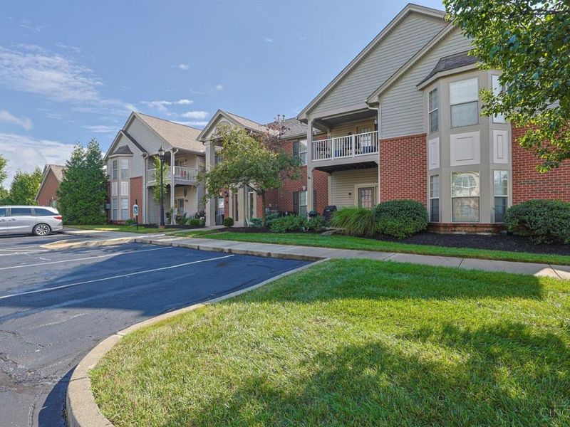 8002 Pinnacle Point Drive, Unit 201, West Chester, OH 45069 Photo 2
