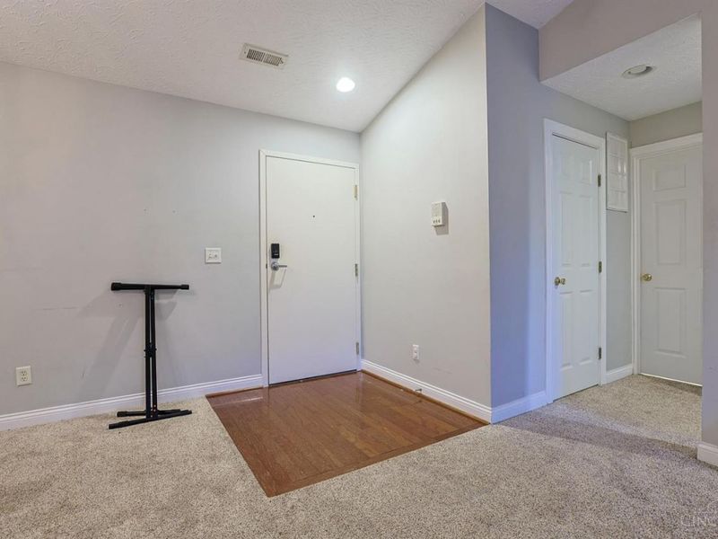 8002 Pinnacle Point Drive, Unit 201, West Chester, OH 45069 Photo 3