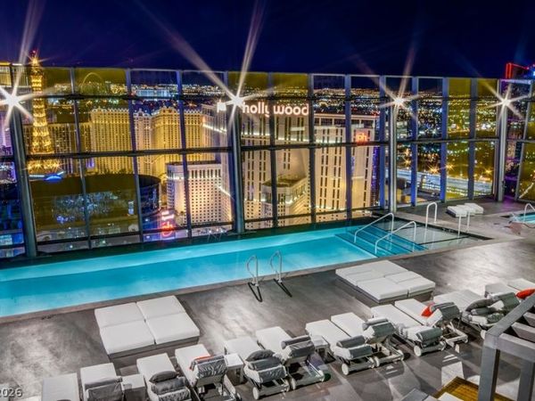 3722 Las Vegas Boulevard S Boulevard , Unit 2512, Las Vegas, NV 89158