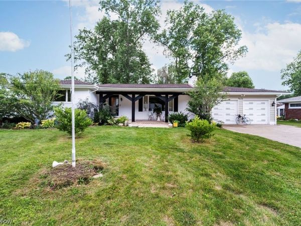 31 Lake Shore Drive , Boardman, OH 44511