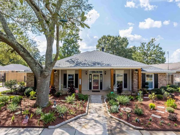 5110 Spotsylvania Dr, Baton Rouge, LA 70817