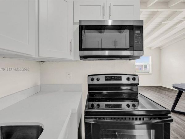 1843 Lauderdale Manor Dr, Fort Lauderdale, FL 33311