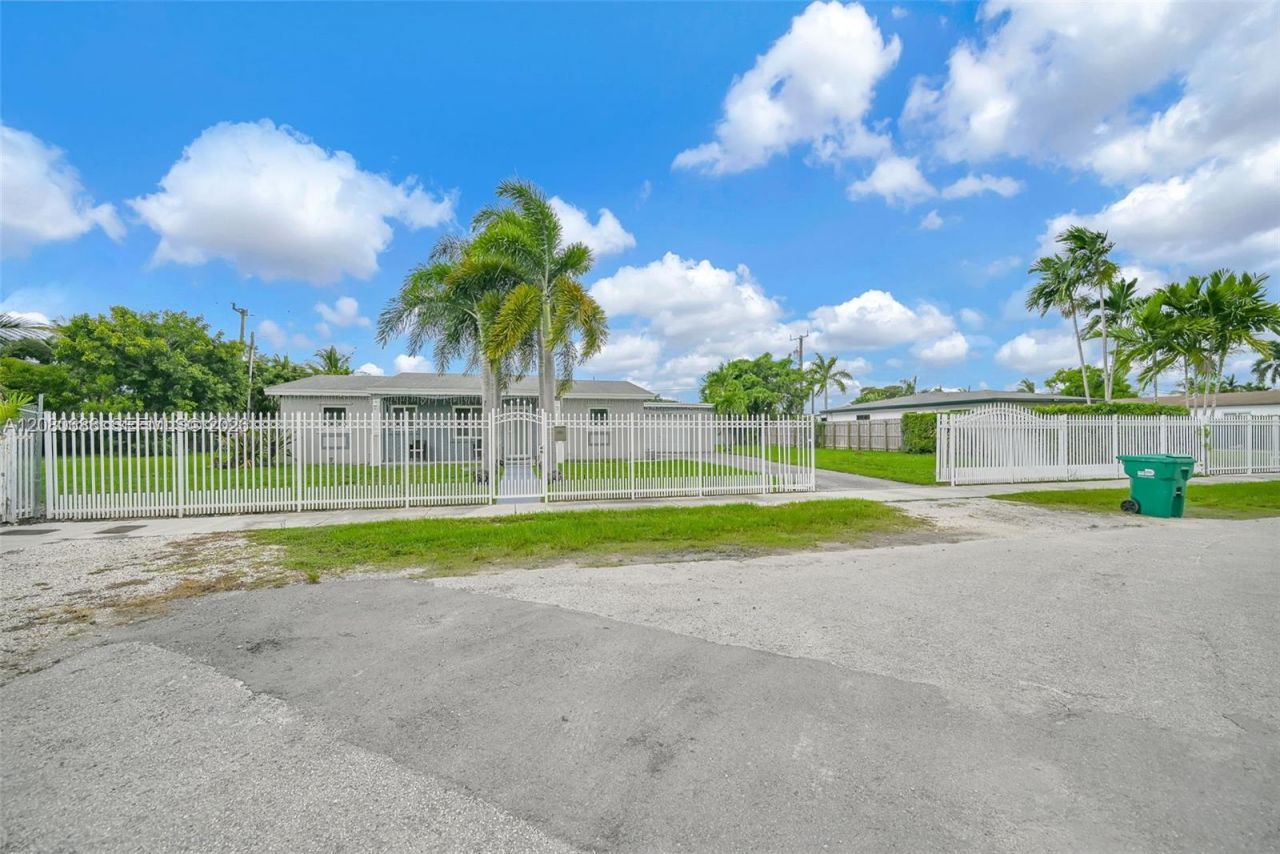 15400 SW 297th Ter , Homestead, FL 33033 Photo