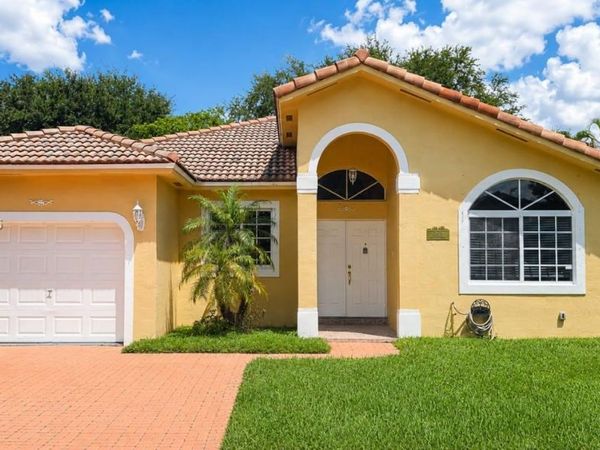 15339 SW 32nd Ter, Miami, FL 33185