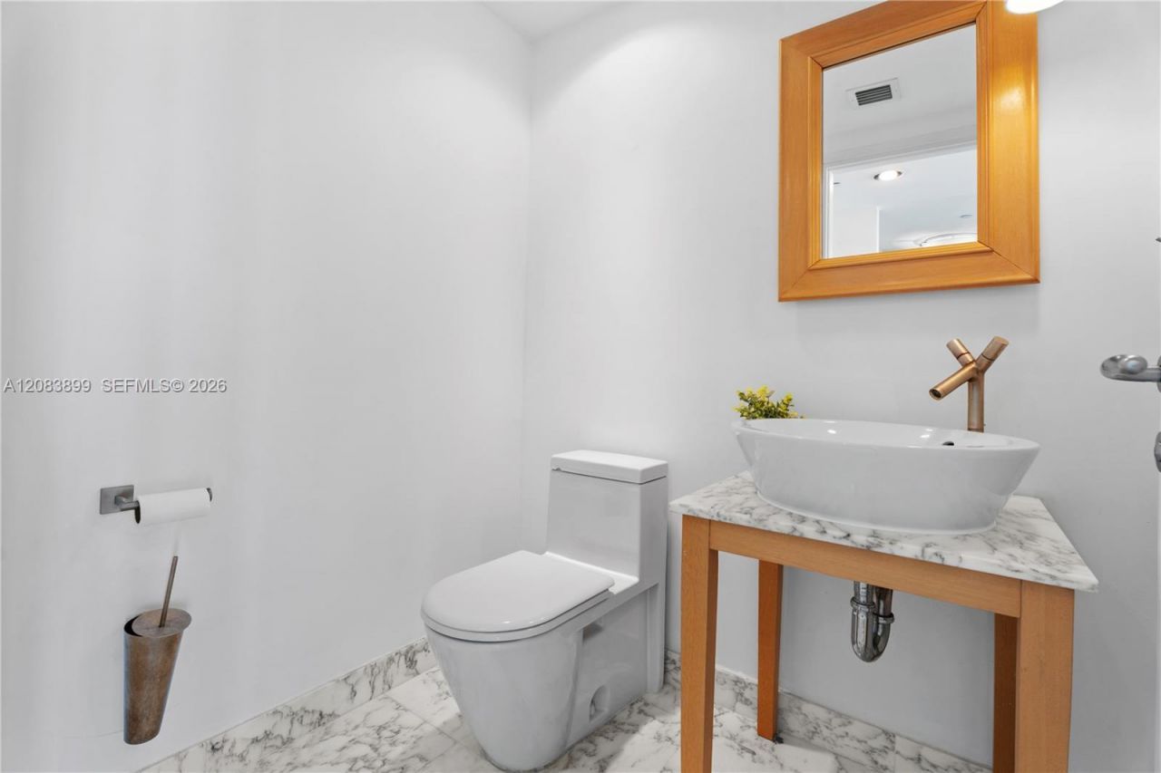 450 Alton Rd, Unit 3008, Miami Beach, FL 33139 Photo
