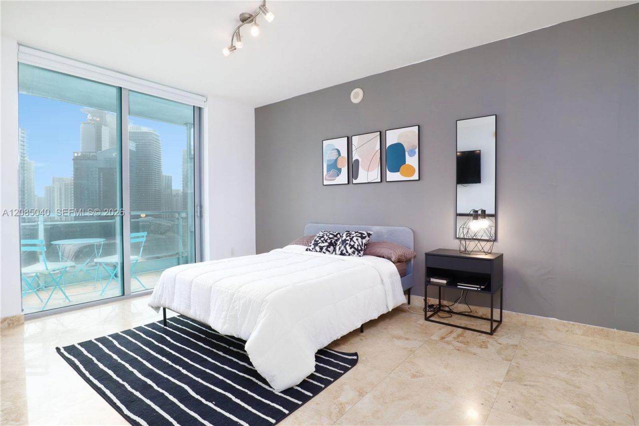 90 SW 3rd St, Unit 3002, Miami, FL 33130 Photo