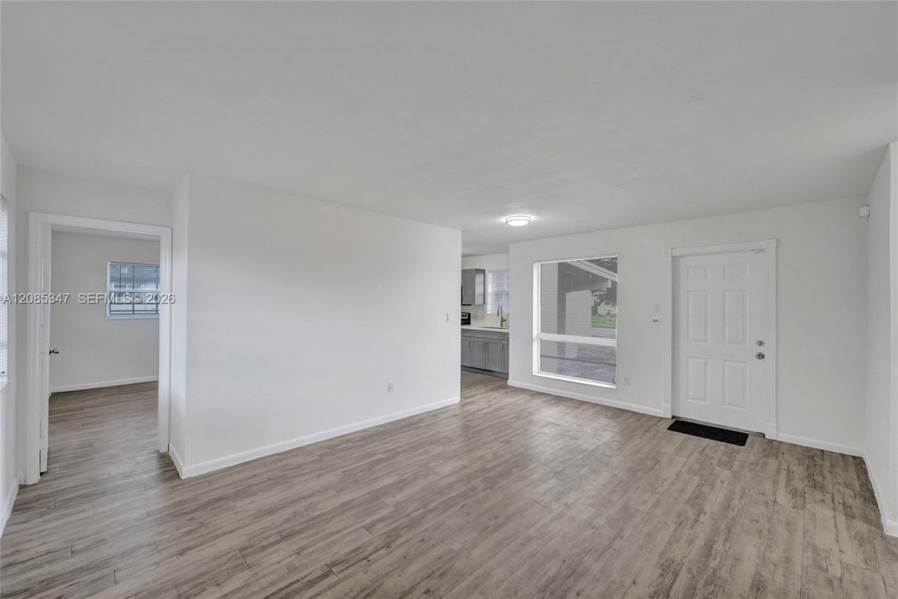 3751 NW 25th St , Lauderdale Lakes, FL 33311 Photo