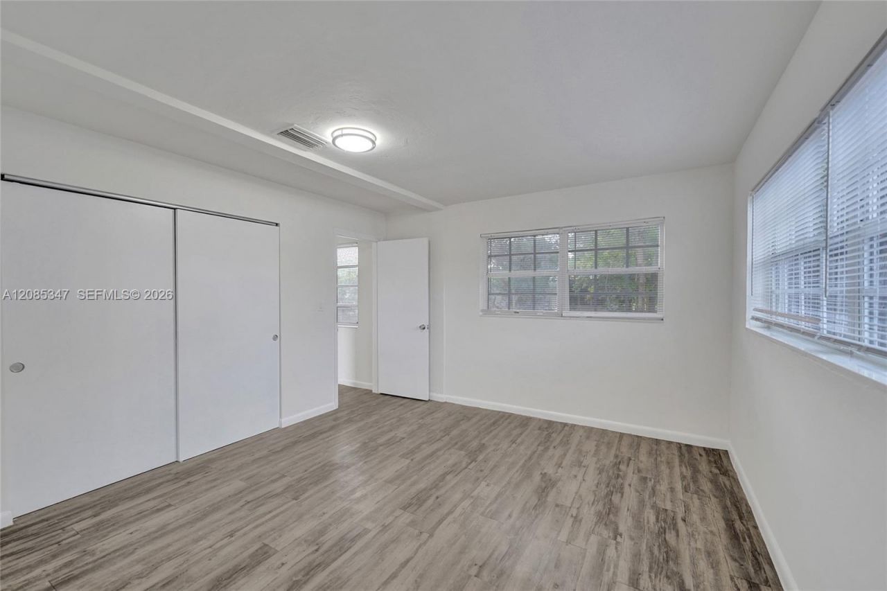 3751 NW 25th St , Lauderdale Lakes, FL 33311 Photo
