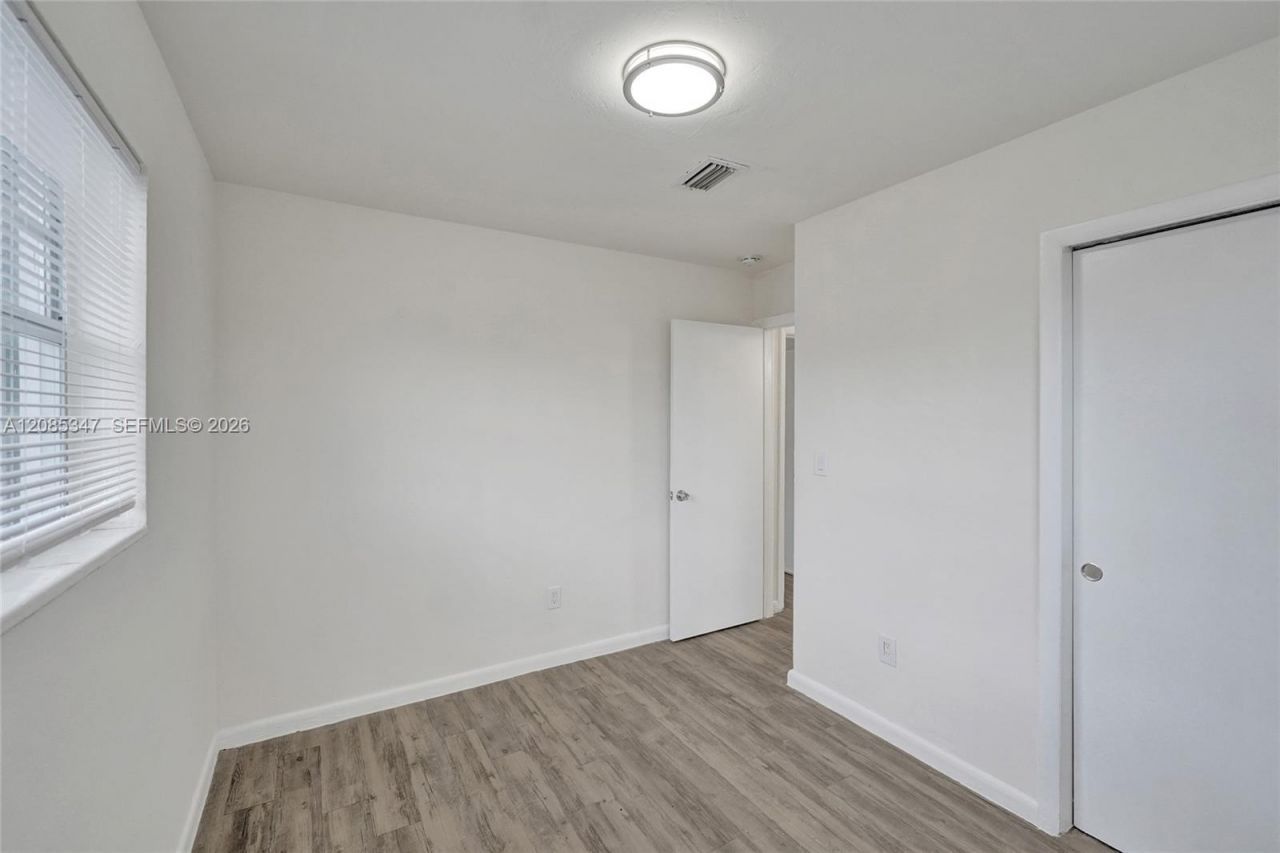 3751 NW 25th St , Lauderdale Lakes, FL 33311 Photo