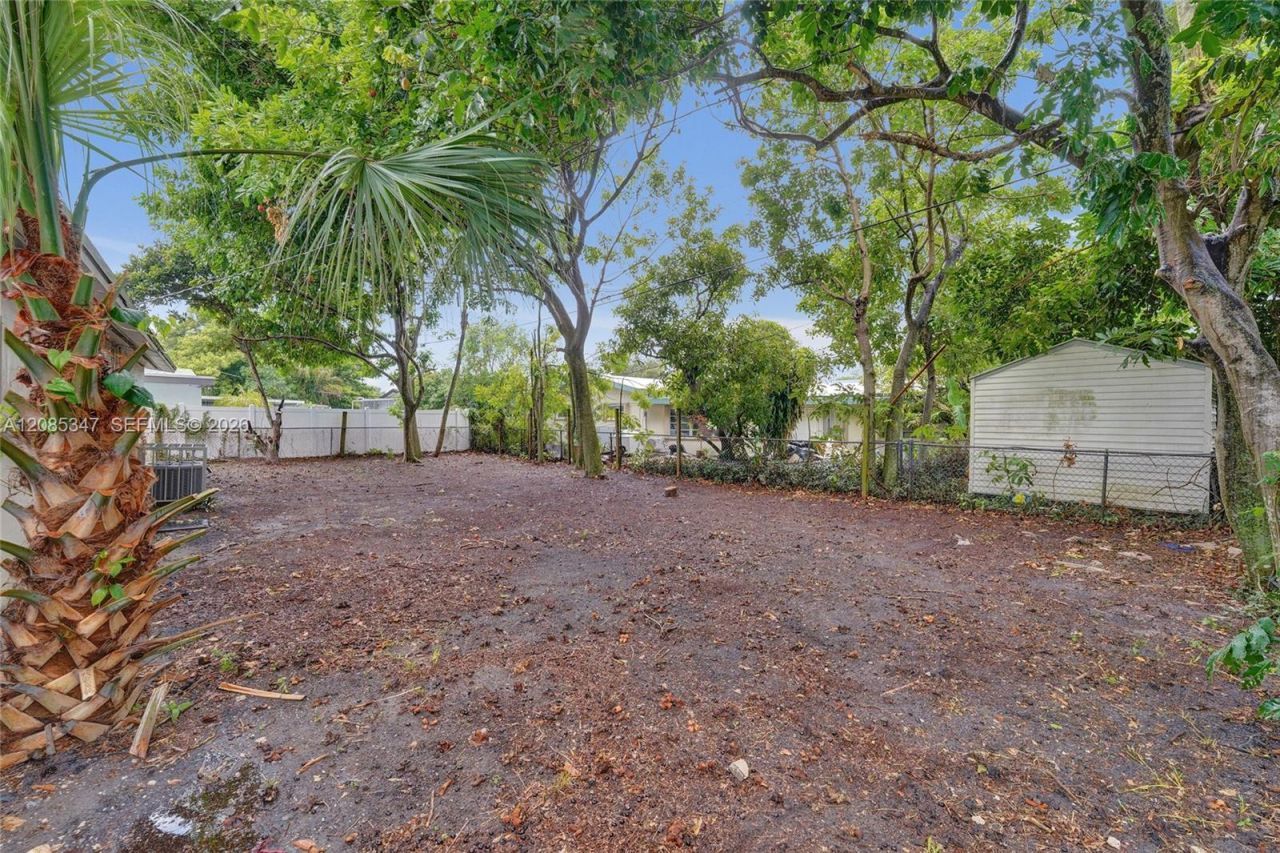 3751 NW 25th St , Lauderdale Lakes, FL 33311 Photo